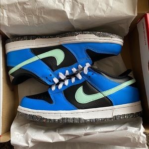 Nike dunk low GS crater blue size 5.5y